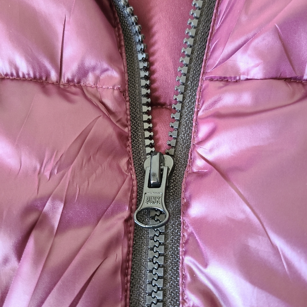 PINK Victoria’s Secret Puffer Vest Women’s XS Maroon Zip Up Quilted Cozy Y2K - Picture 4 of 9
